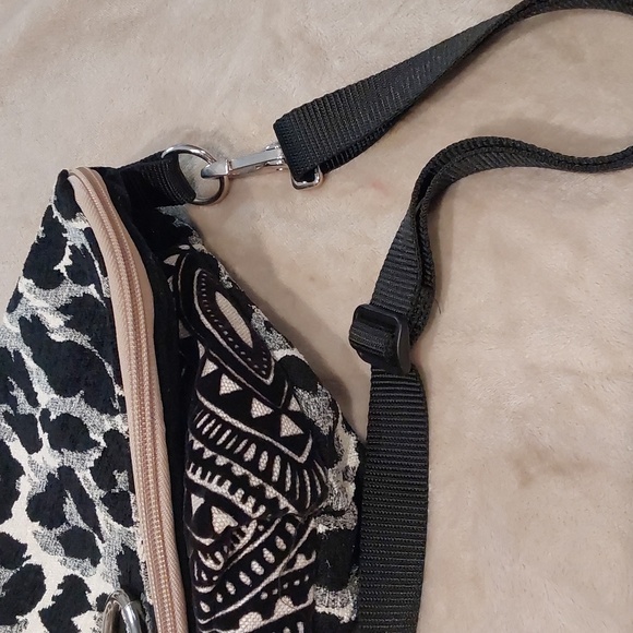 Kindred Spirit Style leopard print and tribal pattern Messanger Crossbody Bag - Picture 12 of 12